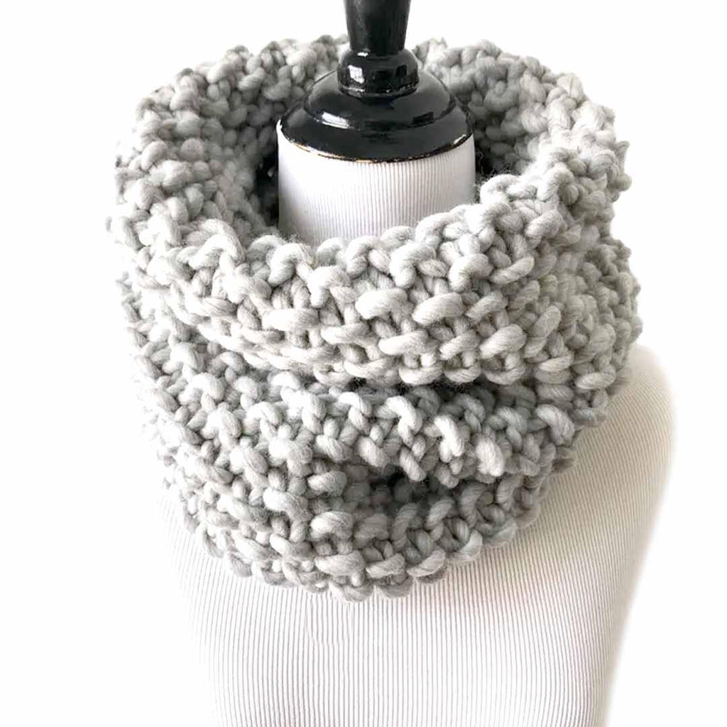 Cowl Short - Luxe Bubble Fluff in Solid Silver by Nickichicki