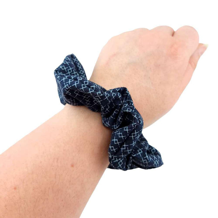 Hair Accessory - Classic Scrunchy in Overlapping Angles by imakecutestuff