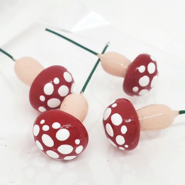 Fairy Garden Mushrooms - Red Set of 4 by Mariposa Miniatures